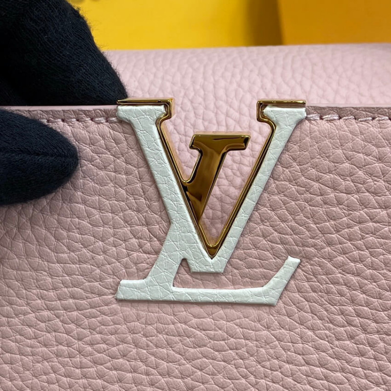 Louis Vuitton Capucines MM M59020: A Must-Have Accessory